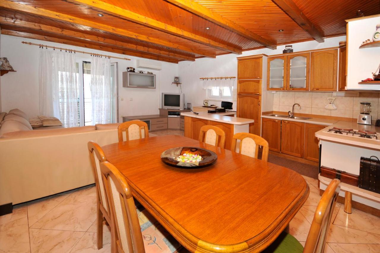 Apartman Elena Trogir Exteriör bild
